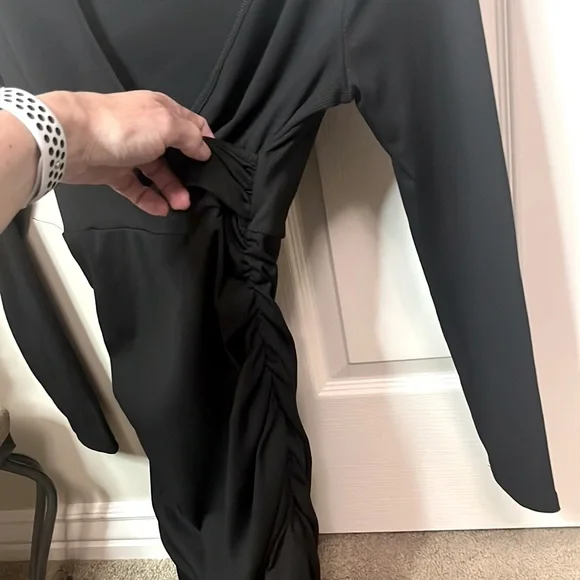 Nwot SHEIN size small black rouched on sides v neck long sleeve dress ribbed - Picture 4 of 4